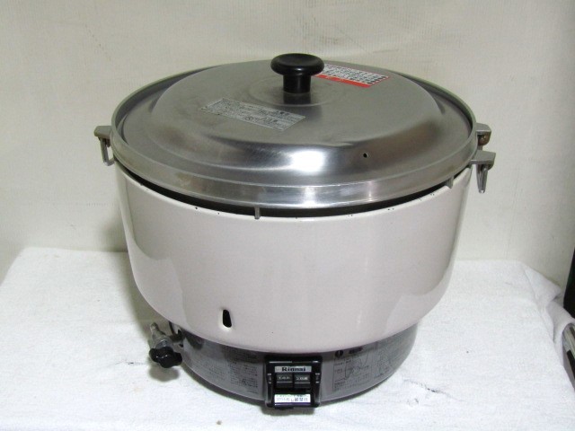 【現状品】○Rinnai　リンナイ　ガス炊飯器　RR-50S1　LPガス用　2015　10L　8kg　約5升　厨房　飲食店　ホテル　宿舎　　 ②　O.11.10.タ_画像1