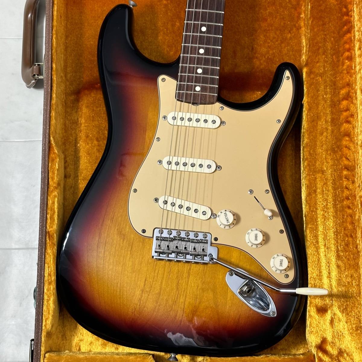 Fender USA American Vintage '62 Stratocaster Thin Lacquer 3CS 2006年 フェンダー ストラトキャスター ハードケース 付属品付_画像6