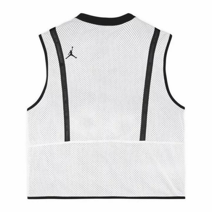 NIKE JORDAN 23 ENGINEERED VEST DM1387-030-XL ジッパー式チェストポケットとフックアンドループカーゴポケットで使いやすさ抜群です_画像3