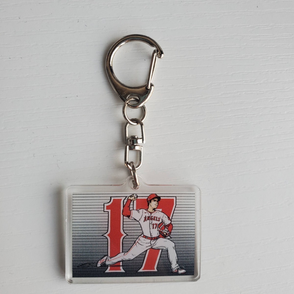 新品　MLB　大谷翔平　ロサンゼルス・エンゼルス　野球　キーホルダー　キーリング　17　メジャーリーグ　両面印刷　アクリル　keychain_画像1