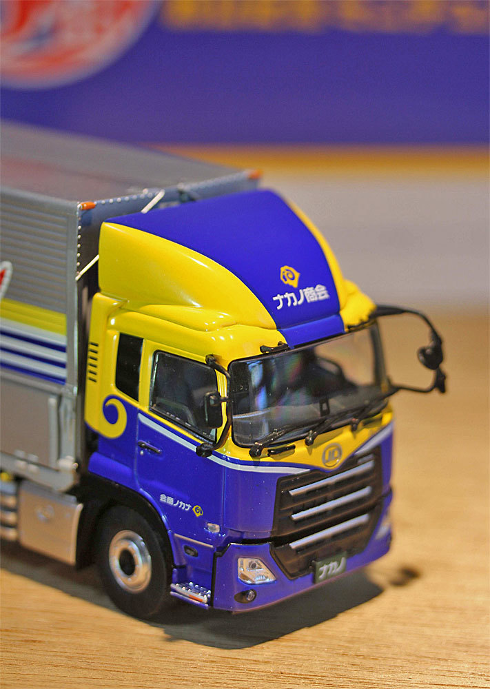 【非売品】ＵＤトラックス Ｑｕｏｎ（クオン）大型トラック　特別塗装色　1/43 ミニチュアモデル　希少_画像3