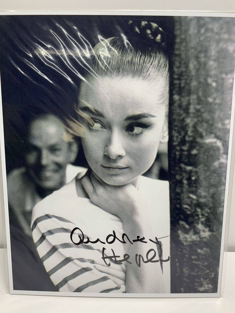 (D) オードリー・ヘップバーン　サイン入り写真　証明書付き　名優　女優　サイン　写真　現状品_画像1