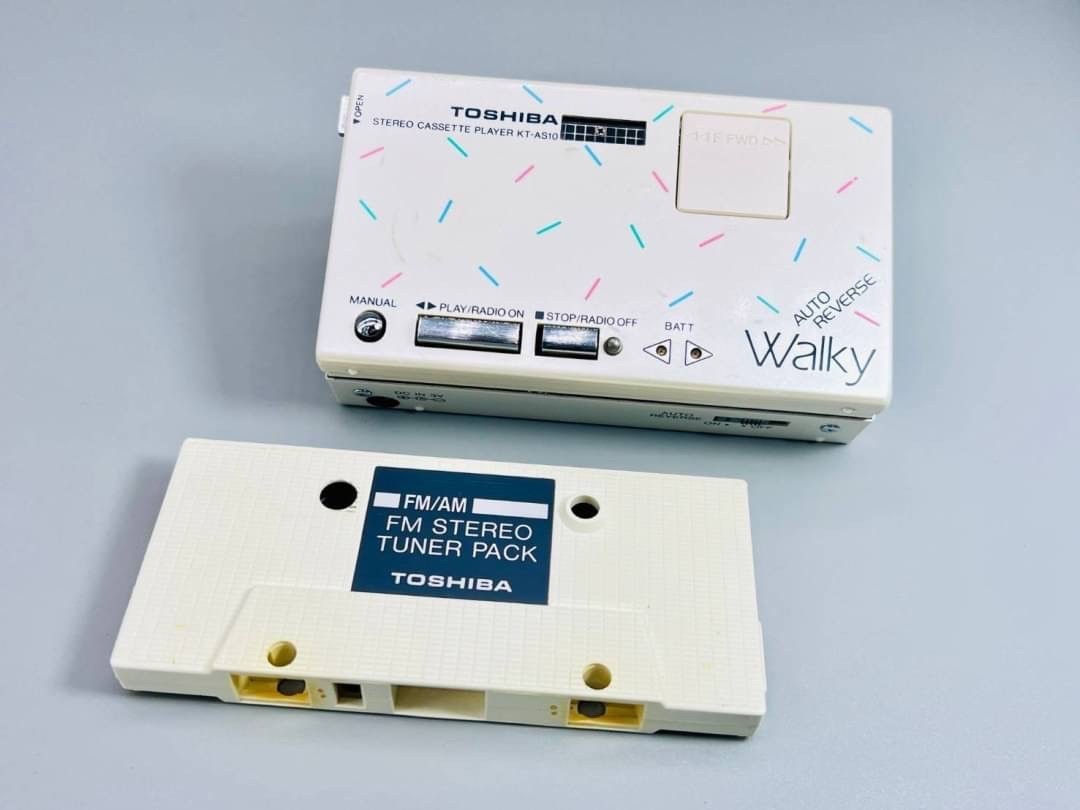 ☆整備品☆希少☆ TOSHIBA 東芝Walky KT-AS10・白い・ポータブル ☆整備品☆希少☆ TOSHIBA 東芝Walky KT-AS10・白い・ポータブル