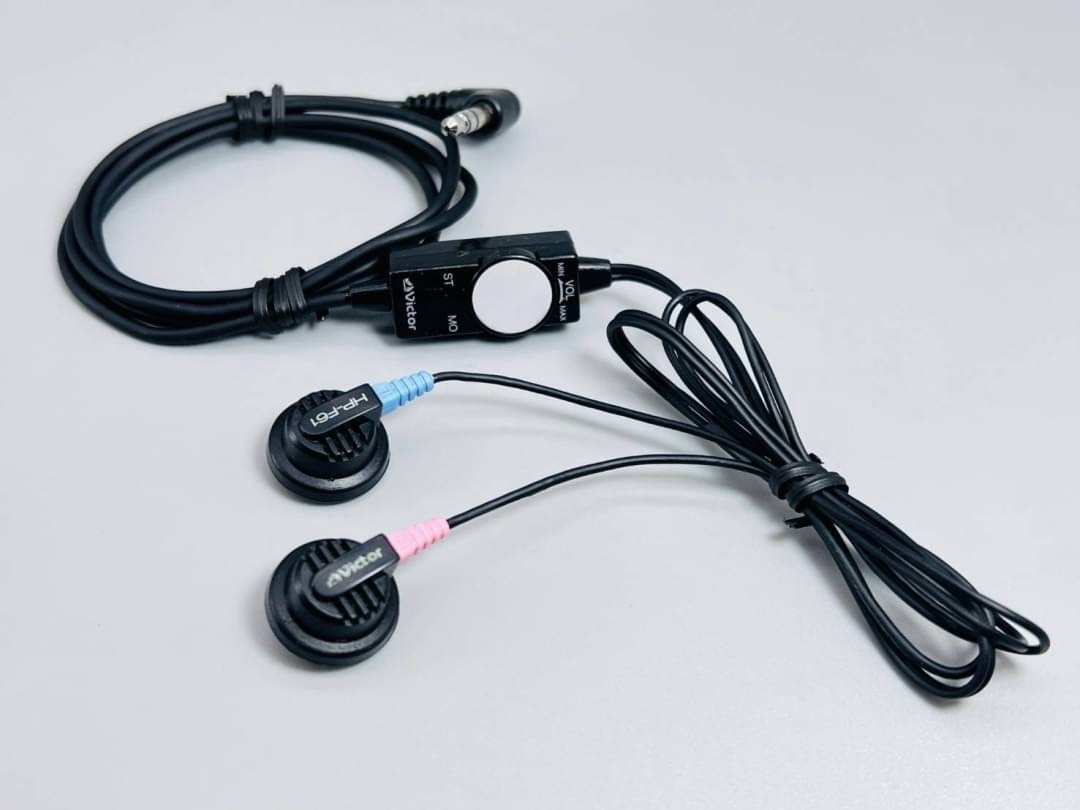 【希少品】Victor HP-F61 イヤホン・Mini earphones・高音質 ステレオイヤホン・音出しOK ☆ mono/stereo切替ok ☆ Aiwa Sony Panasonic