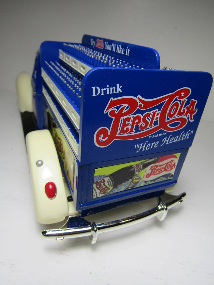 FORD 1/18 フォード コンバーチブル PEPSI Cola ペプシコーラ デリバリー バン1940 V8 ヴィンテージ 稀少 シークレットコインバンク 鍵付き_画像3