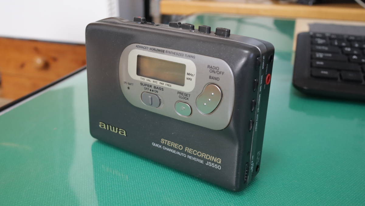 AIWA HS-JS550 ステレオラジオカセットプレーヤー　ジャンク扱いで_画像1