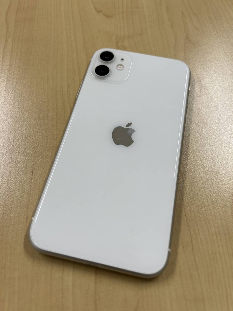iPhone 11 128GB ホワイト MWM22J/A SIMロック解除済 バッテリー77