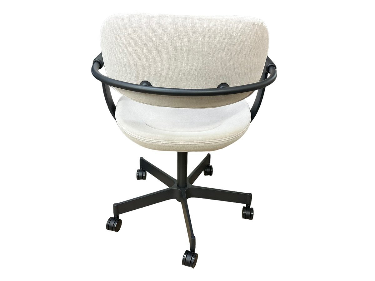 極美品 ITOKI イトーキ vertebra03 バーテブラ03 シリーズ 多目的チェア オフィスチェア 椅子 2022年製 KG-825KSMT113 本体 店頭引取可_画像4
