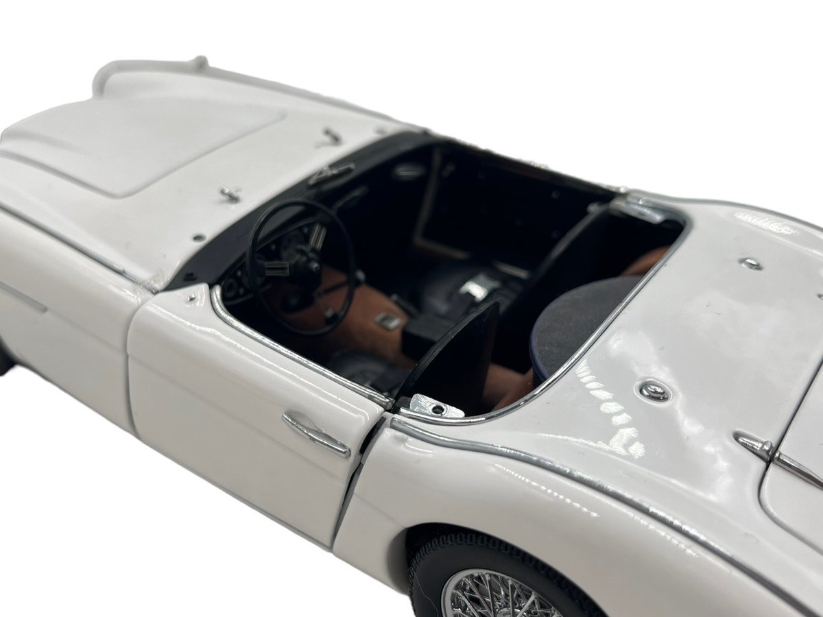 Autoart オートアート オースチン ヒーレー 1/18 Austin Healey 3000 ミニカー カー模型 車 自動車 ホワイト 現状品 コレクション_画像9