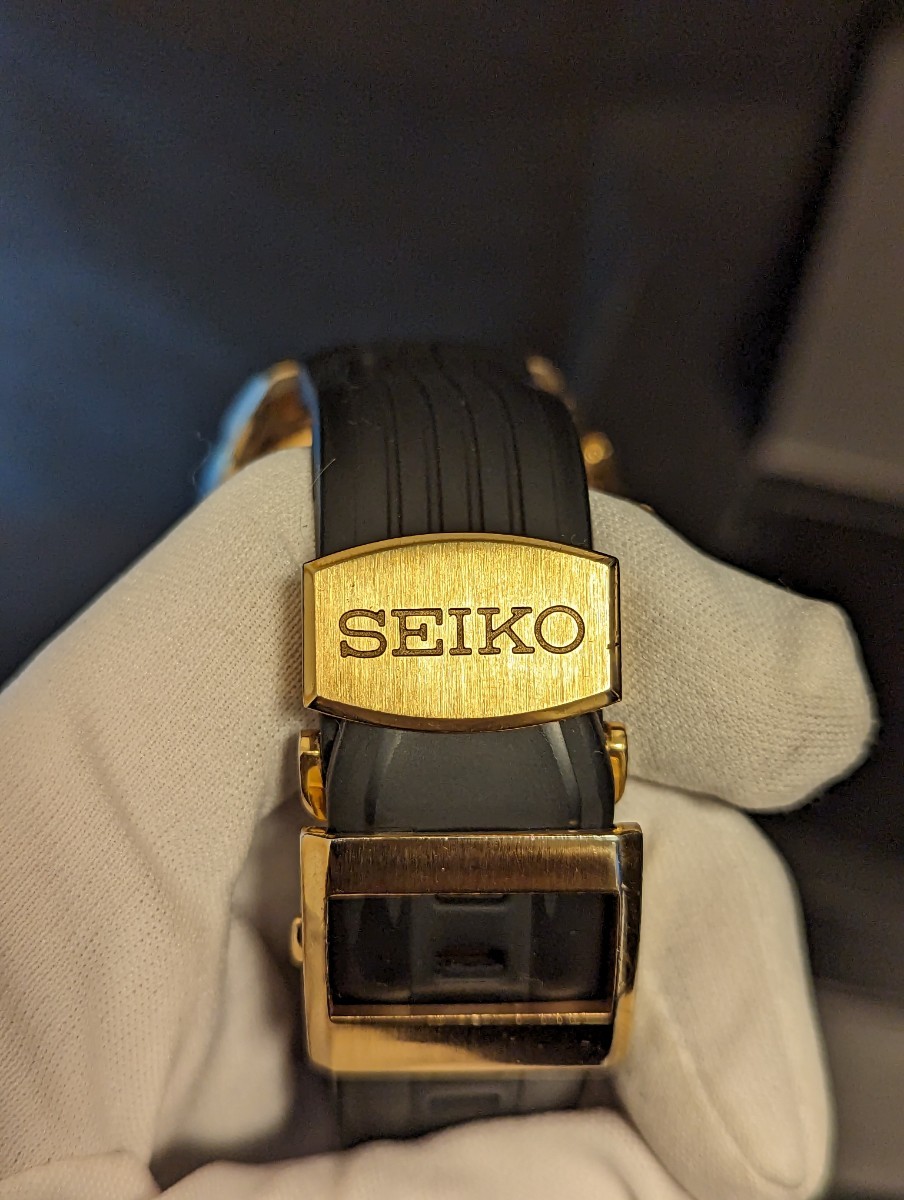 アストロンSBXB153 ビックデイト　黒×金　腕時計 SEIKO　ASTRON 黒文字盤