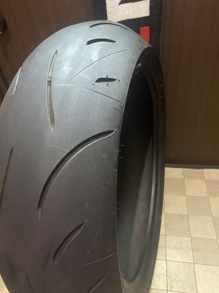 中古MCタイヤ 2020年製造 DUNLOP SPORTMAX D214 190/50ZR17 ダンロップ スポーツマックス 190 50 17 4920 A2772_画像4