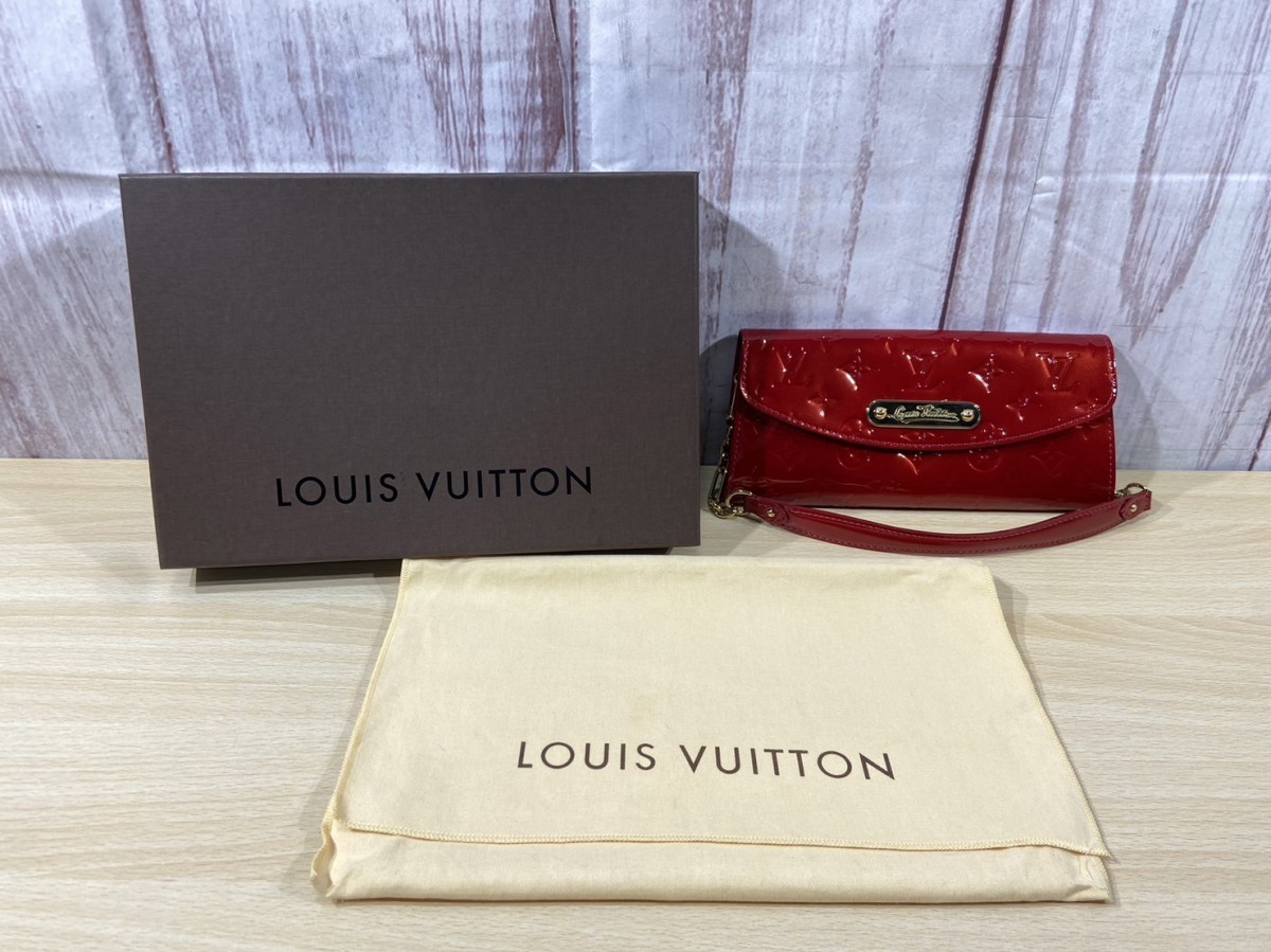 LOUIS VUITTON　ルイヴィトン　モノグラムヴェルニ　サンセットブルーバード　レッド　ショルダー　財布　保存袋アリ　111928B_画像1