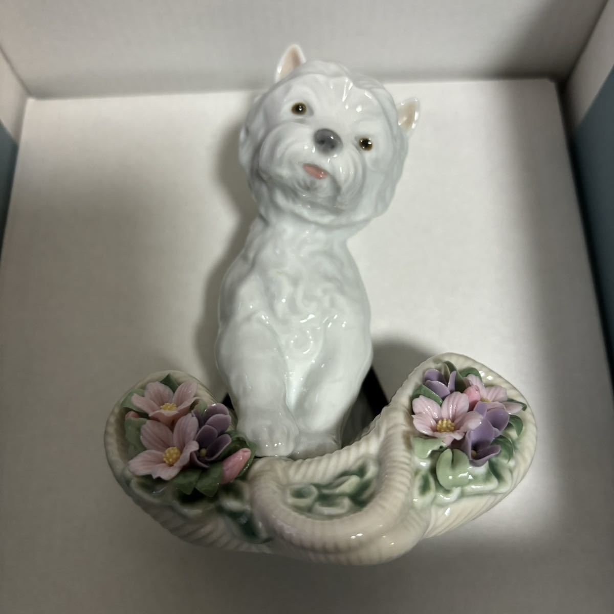 【未使用品】LLADRO リヤドロ フィギュリン 陶器人形 犬 花 playful character dog いたずらっ子 ヨーキー ヨークシャーテリア 01008207