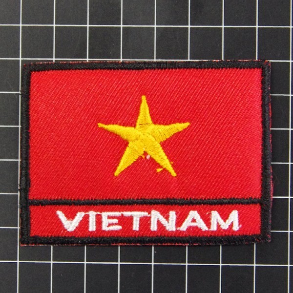 ｄ-0118ベトナム　vietnam 文字あり 国旗　ナショナルフラッグ　バックパッカー　アジア編　ワッペン 新品_画像1