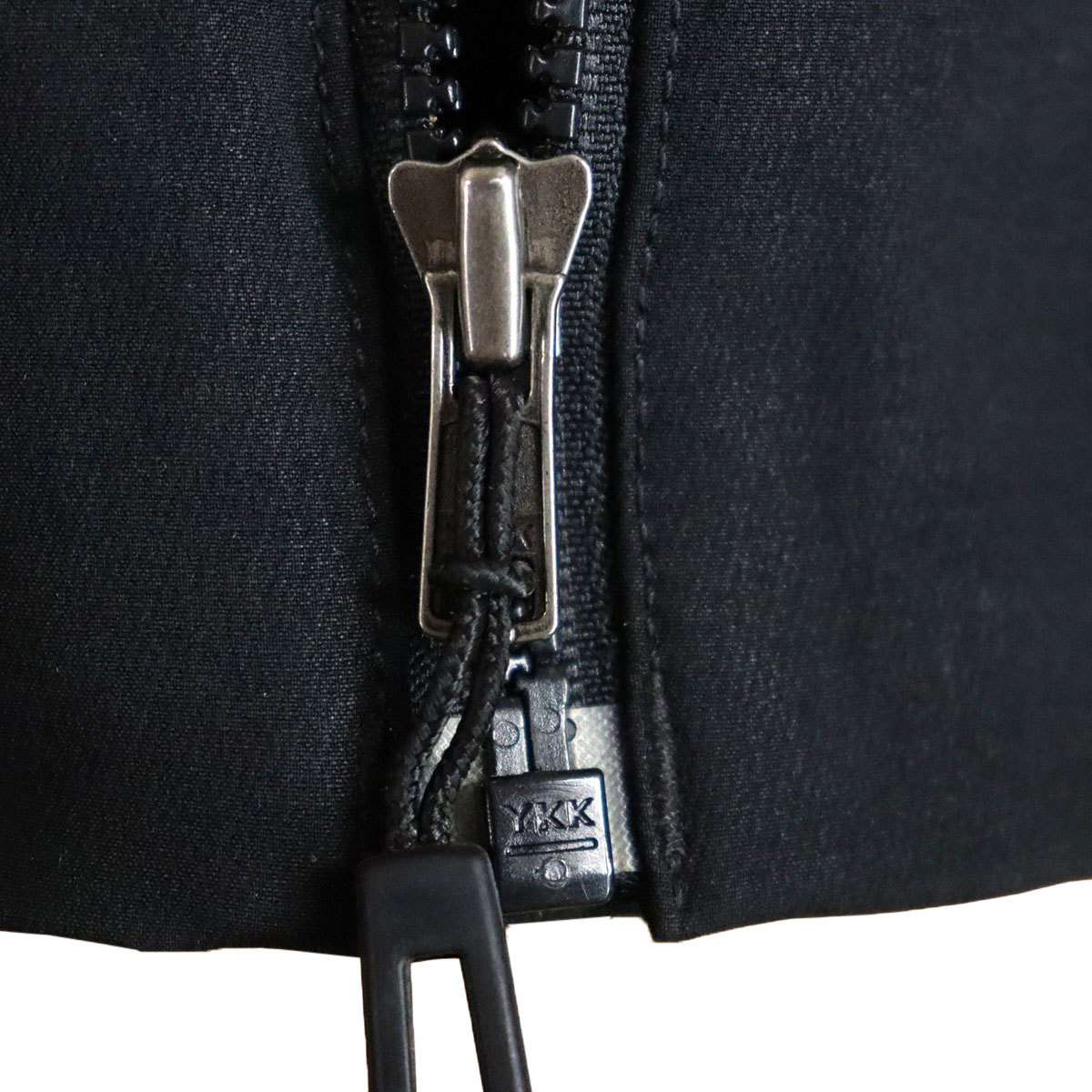 稀少モデル！patagonia パタゴニア ジップアップナイロンジャケット 黒 XL ※ 胸元にロゴのある希少なモデルです。_画像5