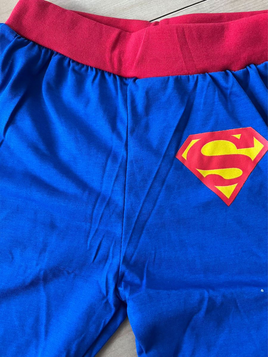 新品未開封　なりきりスーパーマン130サイズ　長袖パジャマ長コスプレ 部屋着 パジャマ 上下