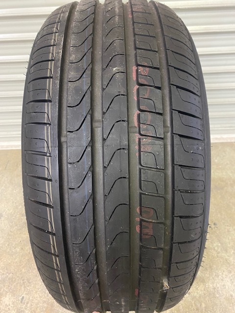 68　ピレリー　チンチュラート　P7　225/45R17　未使用品_画像5