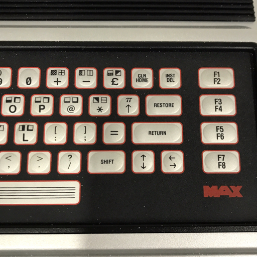 1円 commodore MAX-04 MAX MACHINE ゲーム機 マックスマシーン コモドール 本体 付属品・箱あり_画像3