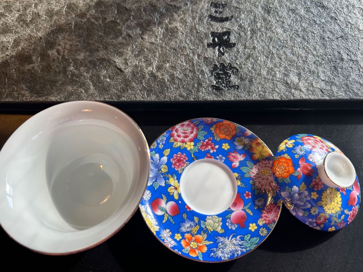 中国茶器　蓋碗　女性ぴったり　琺琅彩　繁花　ブルー
