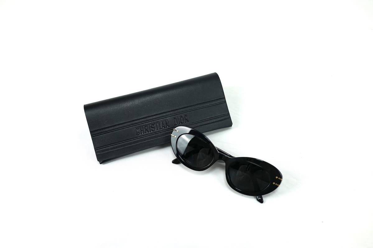 中古 CHRISTIAN DIOR DiorSignature B3U Black Butterfly 中古 CHRISTIAN DIOR DiorSignature B3U Black Butterfly