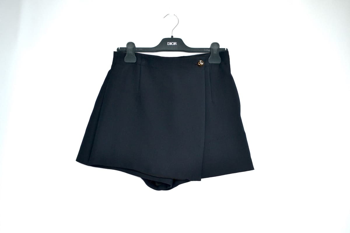 中古 CHRISTIAN DIOR クリスチャンディオール CDボタン スコール