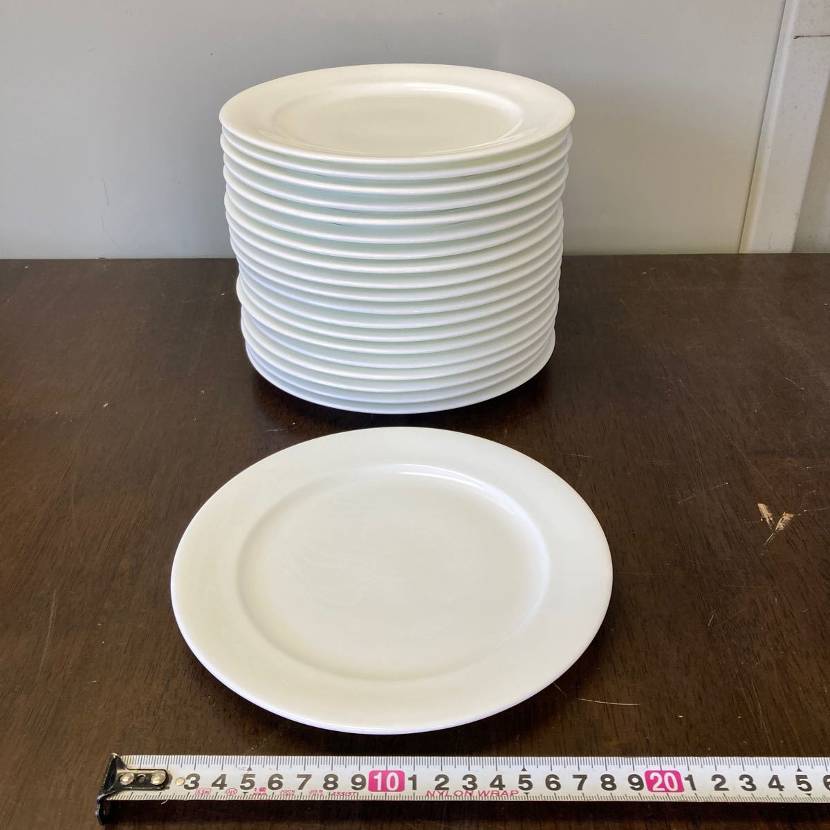 Bone China YAMAKA JAPAN 山加商店 ヤマカ 業務用食器 白磁 無地 洋食 リムデザート皿 Φ20.0cm 20枚セット 中古1_画像1