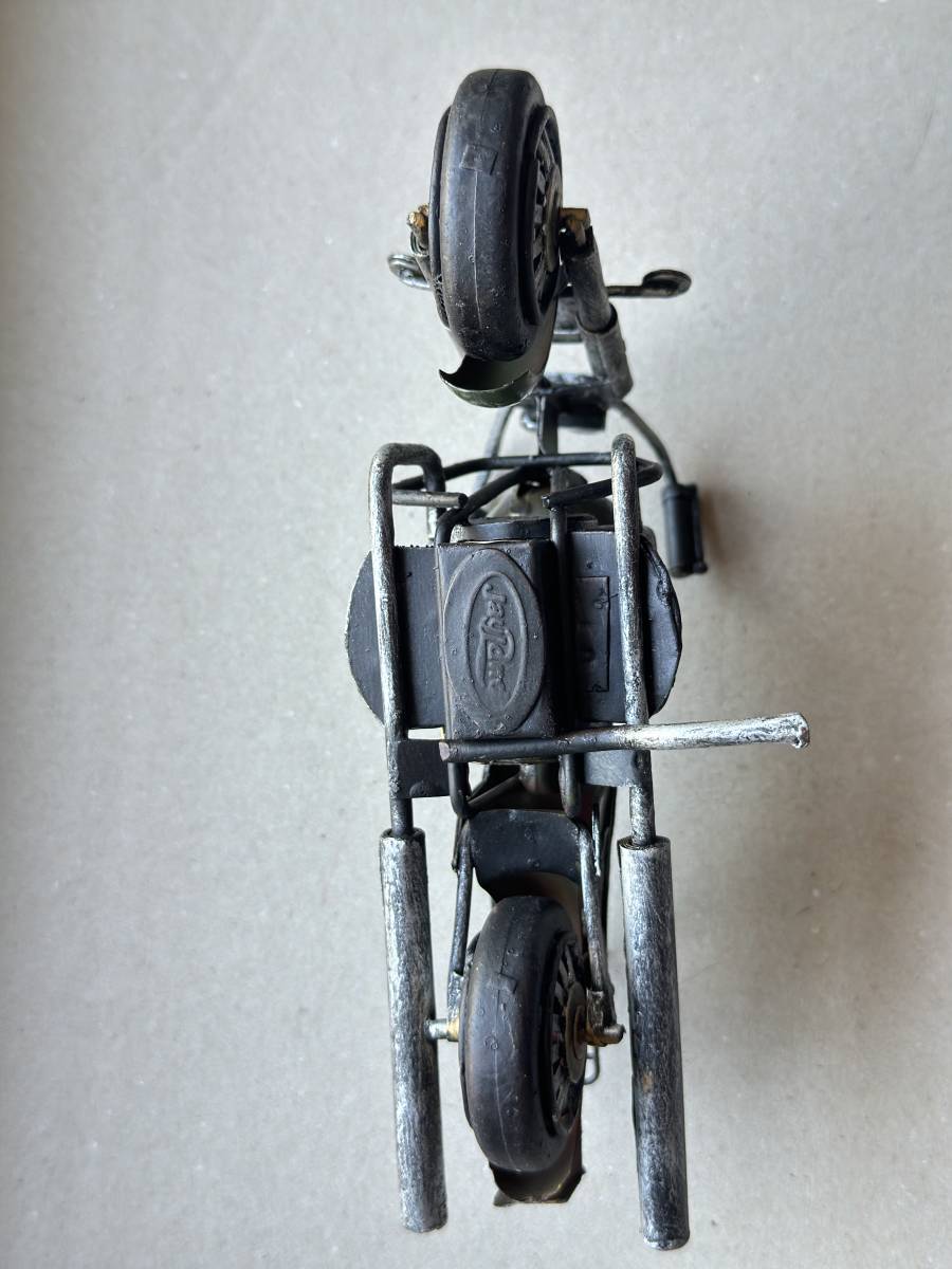 ◆◇⑨ ブリキのおもちゃ 手作り ヴィンテージ バイク　置物 オブジェ アンティーク サイズ横21ｃｍｘ８ｃｍ×11.5ｃｍぐらい K◇◆_掲載間違いです。