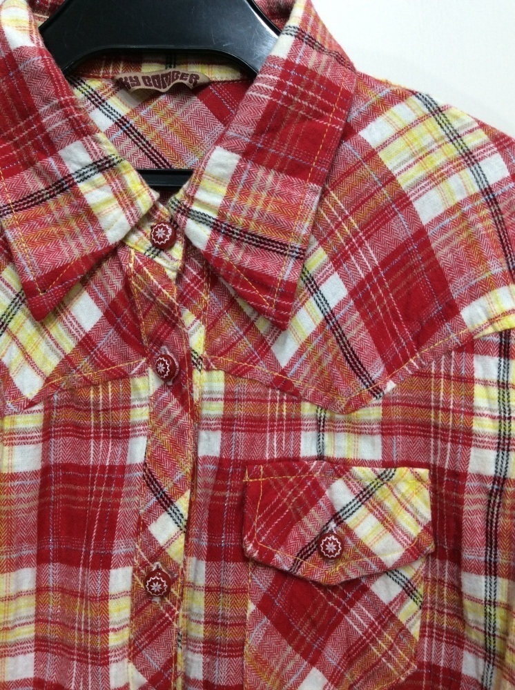 SKY BOMBER(スカイボンバー) 赤系チェックシャツ ノルディック模様のボタン サイズM_画像2