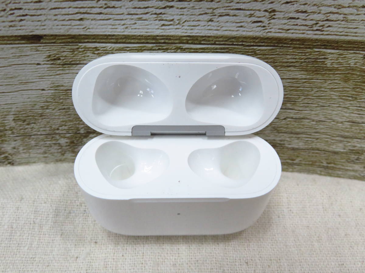 11J290EZE◎充電ケースのみ　Ａpple AirPods 第3世代 ケース A2566 イヤホン無し◎中古品【送料無料】_画像1