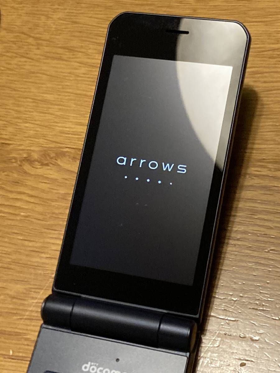 arrows ケータイ ベーシック f-41c ACアダプタ08 - 携帯電話本体