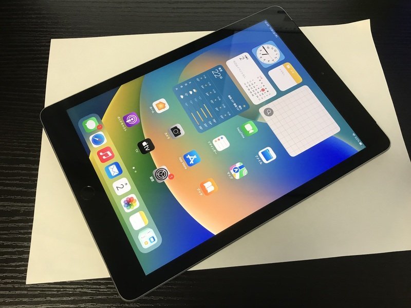 GH666 SIMフリー iPad 第5世代 Wi-Fi+Cellular 128GB スペースグレーの画像1