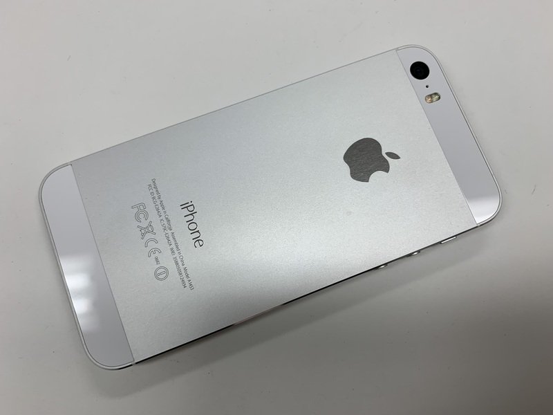 DX921 au iPhone5s シルバー 16GB 判定○ ジャンク ロックOFF_画像2