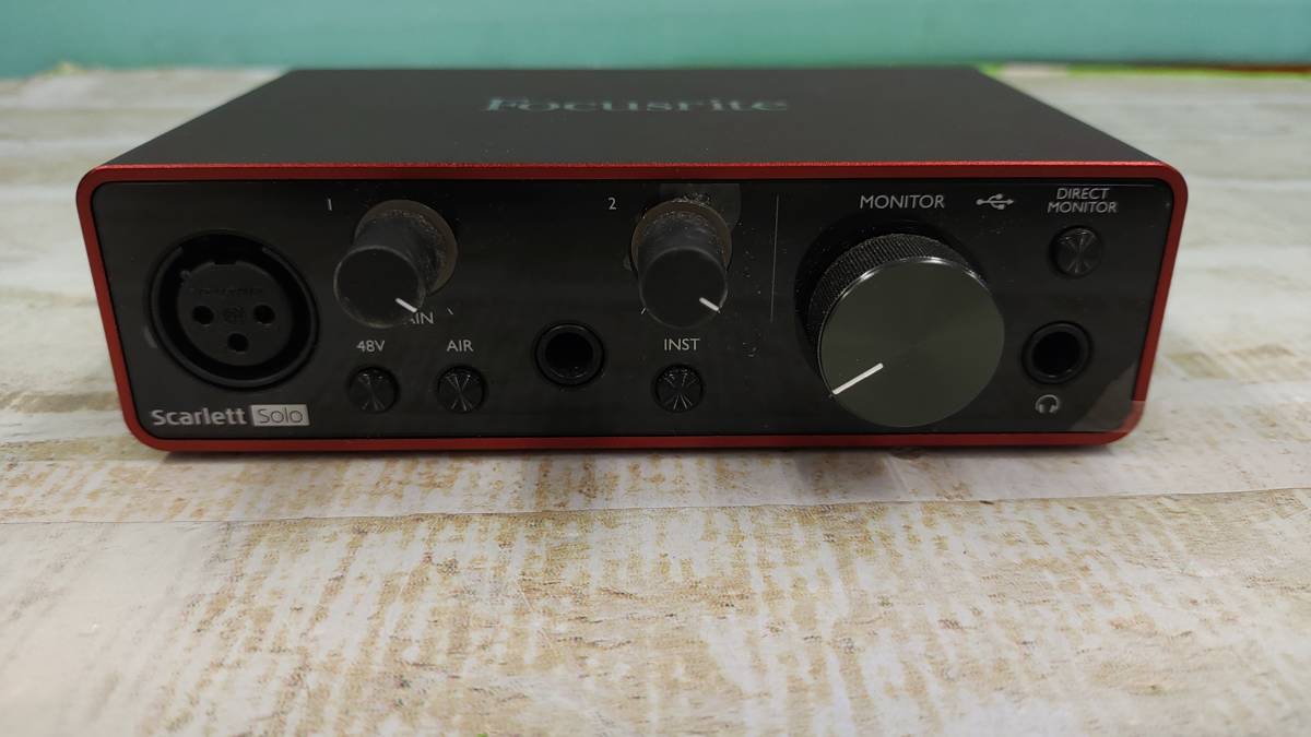 電2654-308♪【60】 Focusrite P76DQF00915D43 Scarlett Solo オーディオインターフェース 本体のみ 現状品_画像3