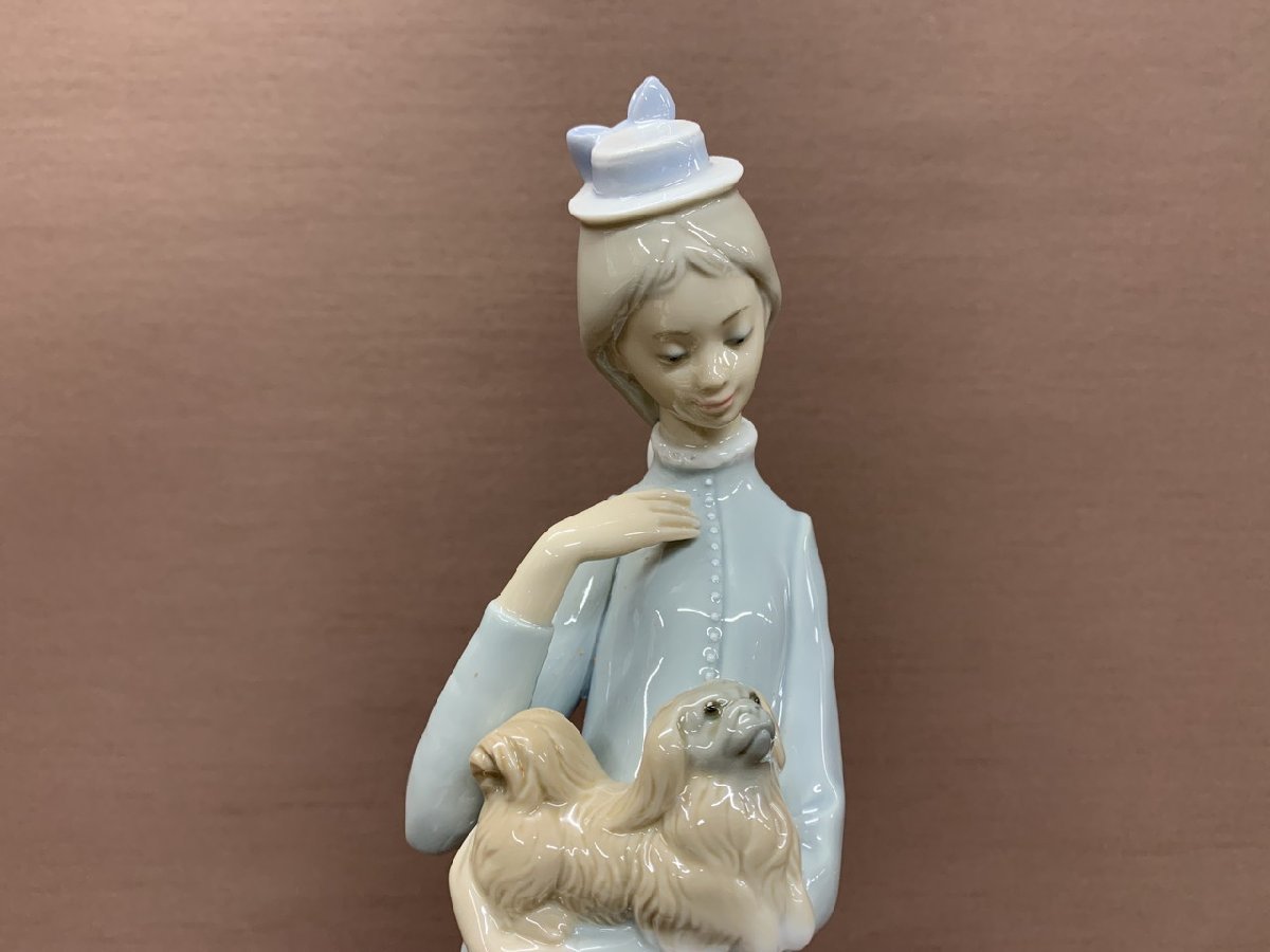 【QA-0009】 LLADRO リヤドロ 「犬を抱く貴婦人」 4893 C-10 JU 汚れ有 高さ約38cm 美術品 オブジェ【千円市場】_画像2