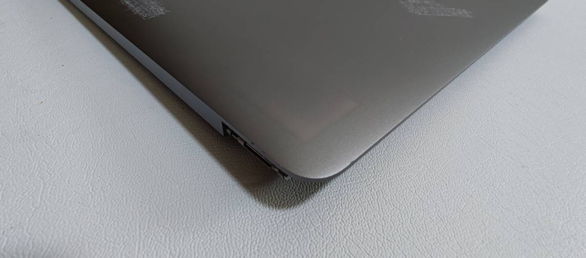 Macbook Pro Retina 2018 2019 15インチA1990 用液晶画面トップカバー（スペースグレー色）_画像4