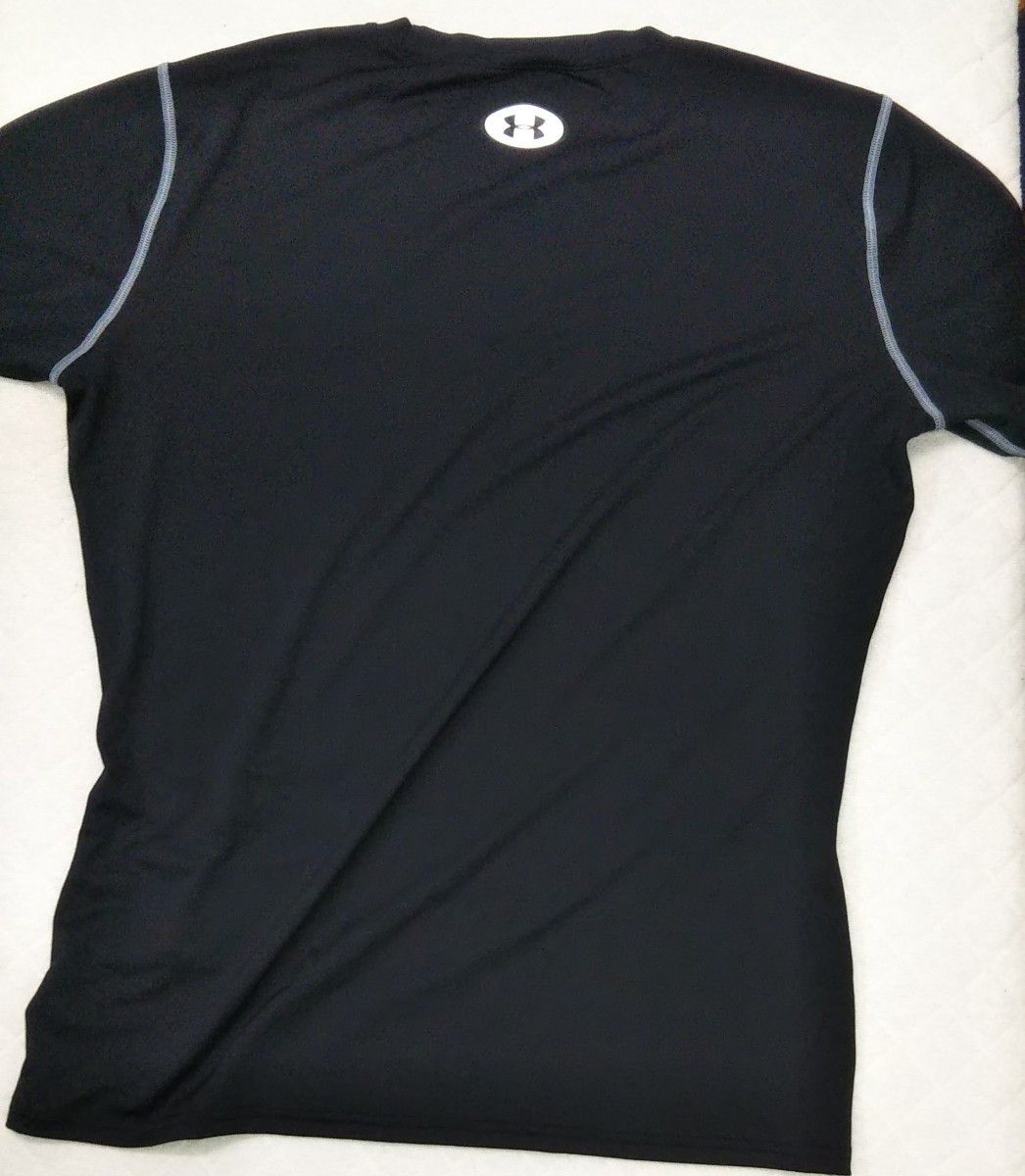おまけ有 アンダーアーマー/ UNDER  ARMOUR Tシャツ ＬＧ 黒 /おまけ(アンダーアーマー ハーフパンツ XL 青)