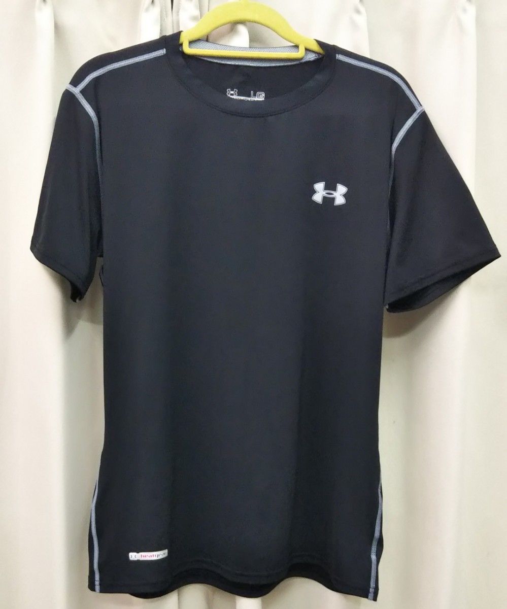 おまけ有 アンダーアーマー/ UNDER  ARMOUR Tシャツ ＬＧ 黒 /おまけ(アンダーアーマー ハーフパンツ XL 青)