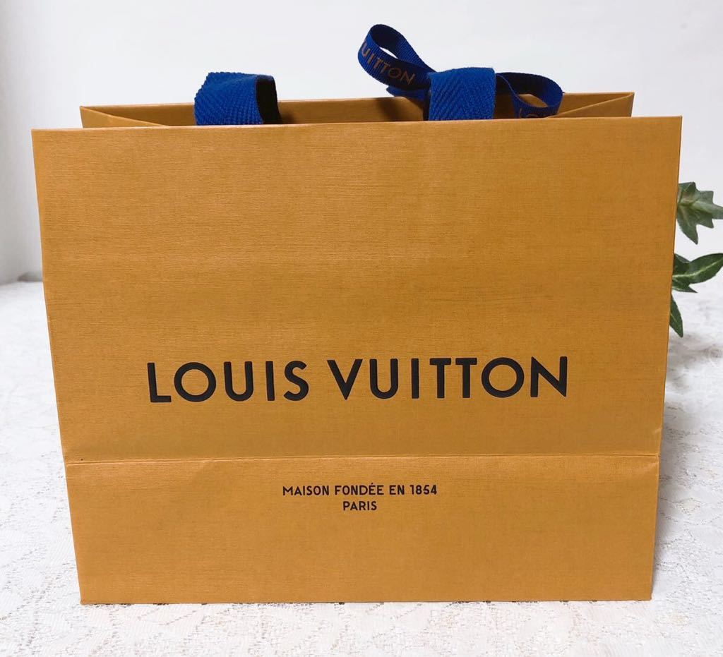 ルイヴィトン「LOUIS VUITTON」ショッパーと小物用空箱・保存袋の