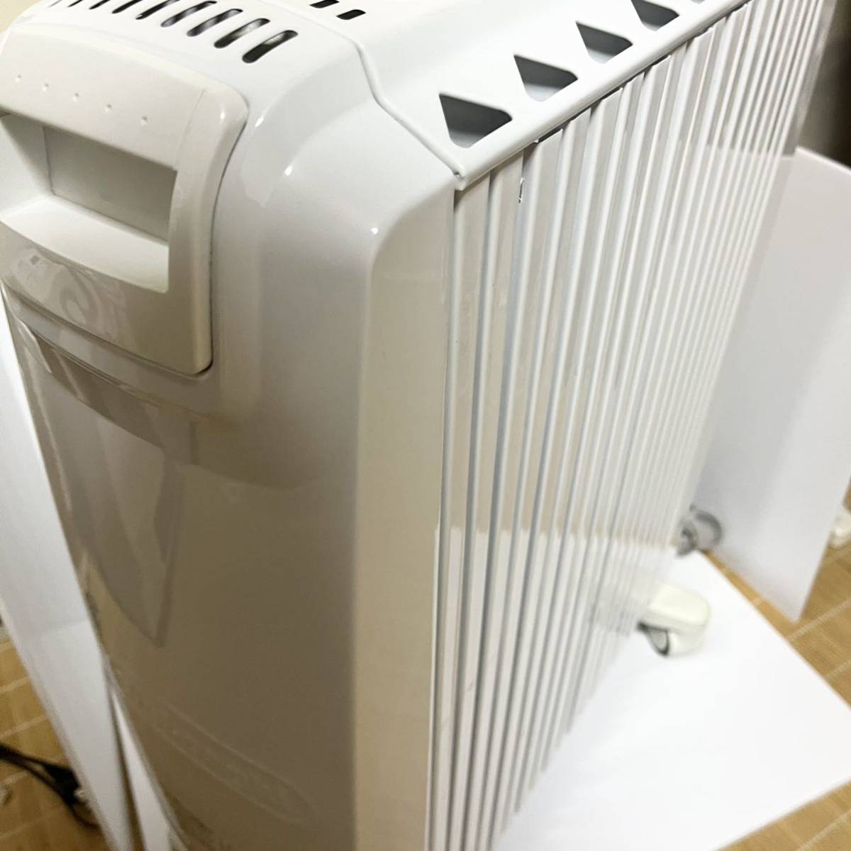 オイルヒーター デロンギ TDD0915W リモコン付き DeLonghi