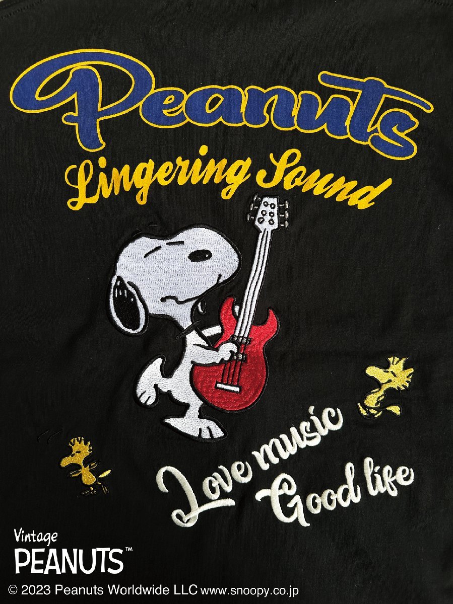 433046-20 SNOOPY FLAG STAFF PEANUTS スヌーピー ギター 長袖Tシャツ クルーネック バックプリント 刺繍 メンズ(ブラック黒) XL_画像7