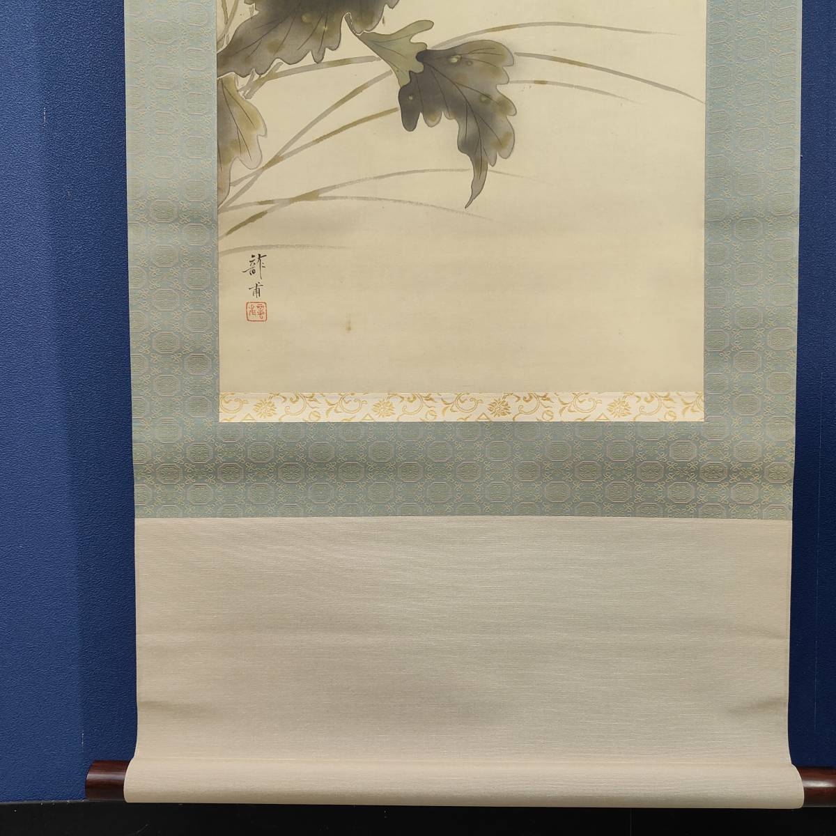 [ genuine work ]// dragon ./ white . flower map / flower /. also box attaching cloth sack shop hanging scroll A-397