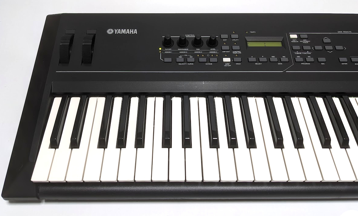 YAMAHA Yamaha KX61 MIDI клавиатура контроллер USB клавиатура Studio KEYBOARD STUDIO AC адаптор PA-3C ( контрольный номер :K231147)