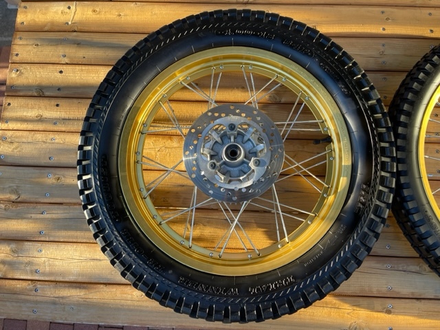 セロー250 フロントホイール リアホイール IRC ツーリスト タイヤ セット 中古 美品 フロントディスク 新品_画像3