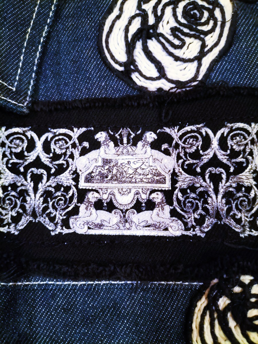  Versace jacket Denim width of a garment 52cm dress length 70cmba lock pattern embroidery badge lion metal button use little no finest quality regular goods 