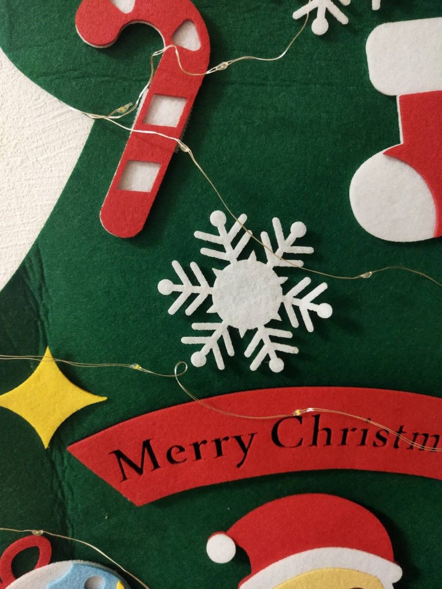 DIYフェルトクリスマスツリー　LEDイルミネーションライト付き　プレゼント　インテリア　クリスマス飾り　キッズクリスマスギフト