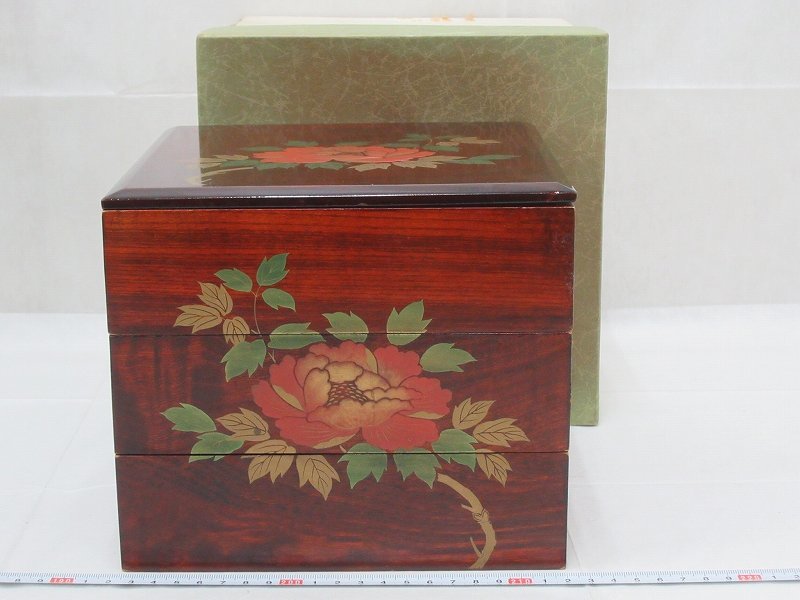 P6644 木地呂塗 牡丹蒔絵 3段 重箱 菓子器 木製漆器 紙箱_画像1