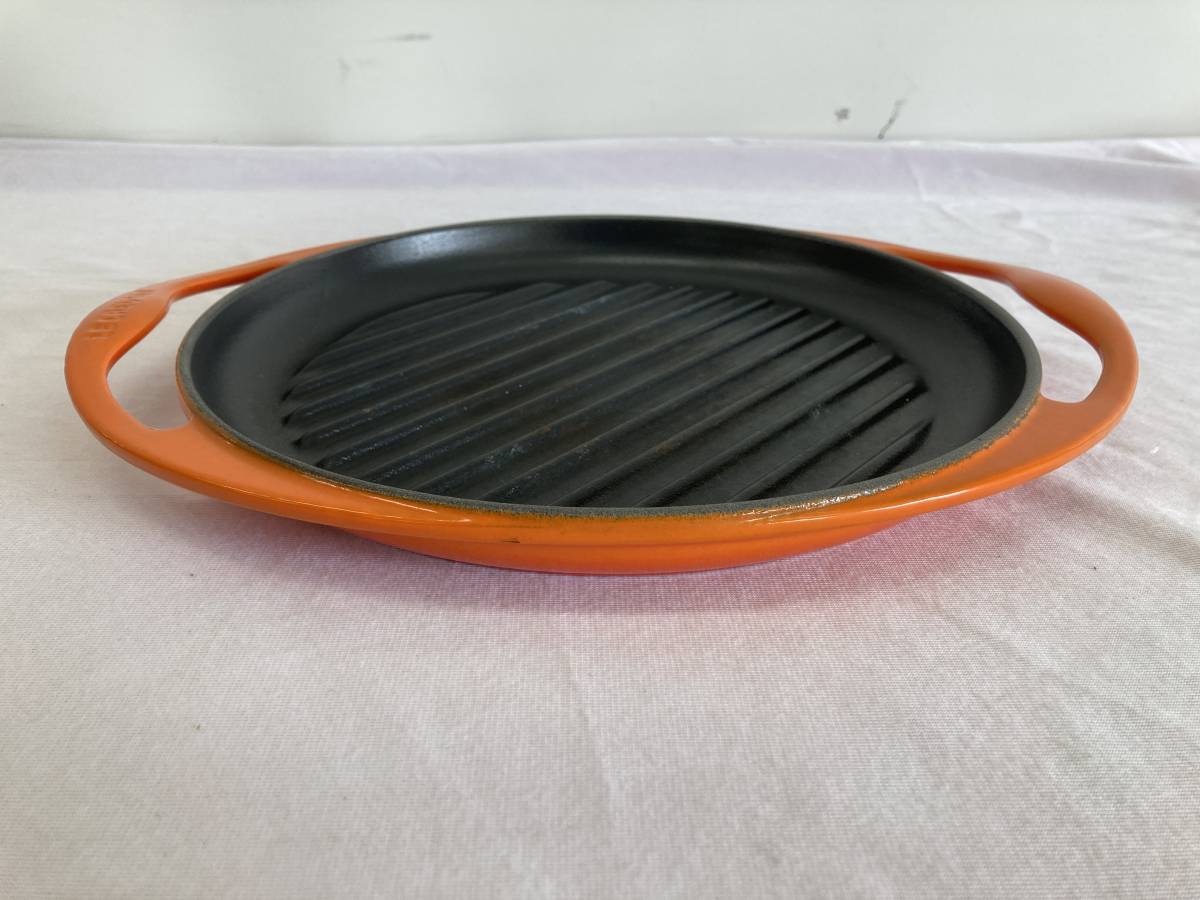 ★◆【USED】LE CREUSET　ルクルーゼ ラウンド・グリル 25ｃｍ 鉄板 オレンジ 80サイズ_画像2