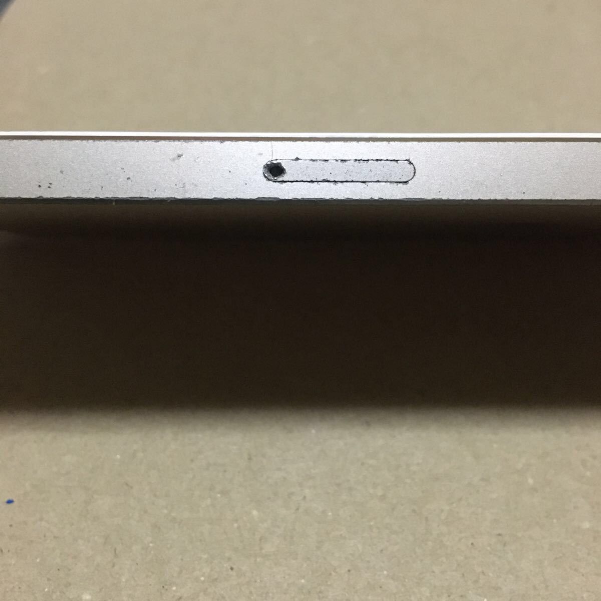 【送料無料】iPhone5s ゴールド  SIMフリー　16GB