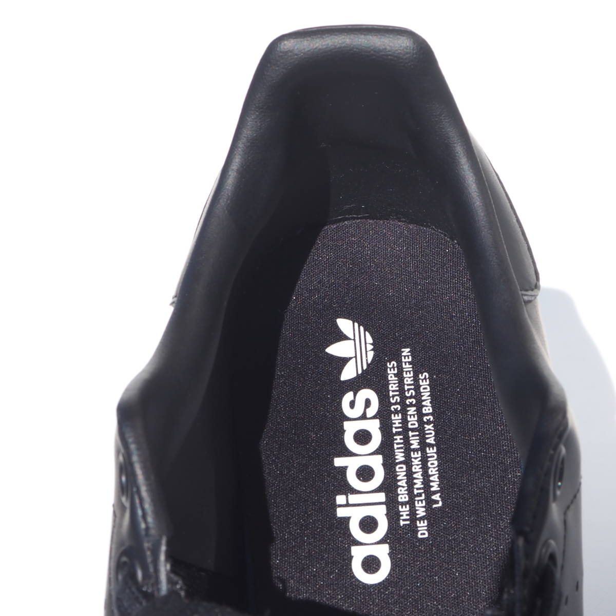 美品!! US 8 / 26cｍ 限定 22年 adidas スタンスミス 黒 トリプルブラック レザー 顔付き 天然皮革_画像8