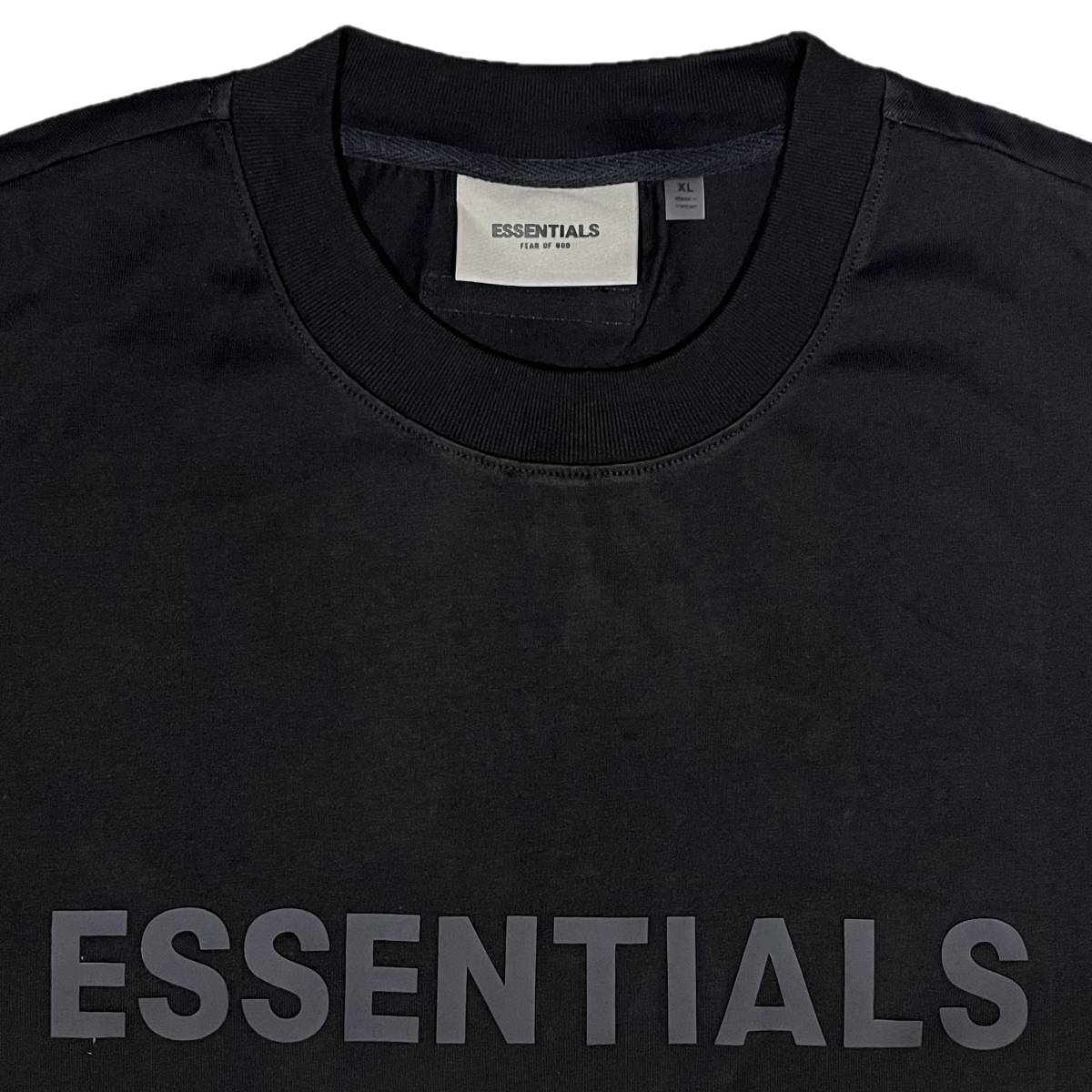 [並行輸入品] FEAR OF GOD FOG ESSETIALS エッセンシャルズ フロント 3Dロゴ 半袖 Tシャツ (ブラック) (S)